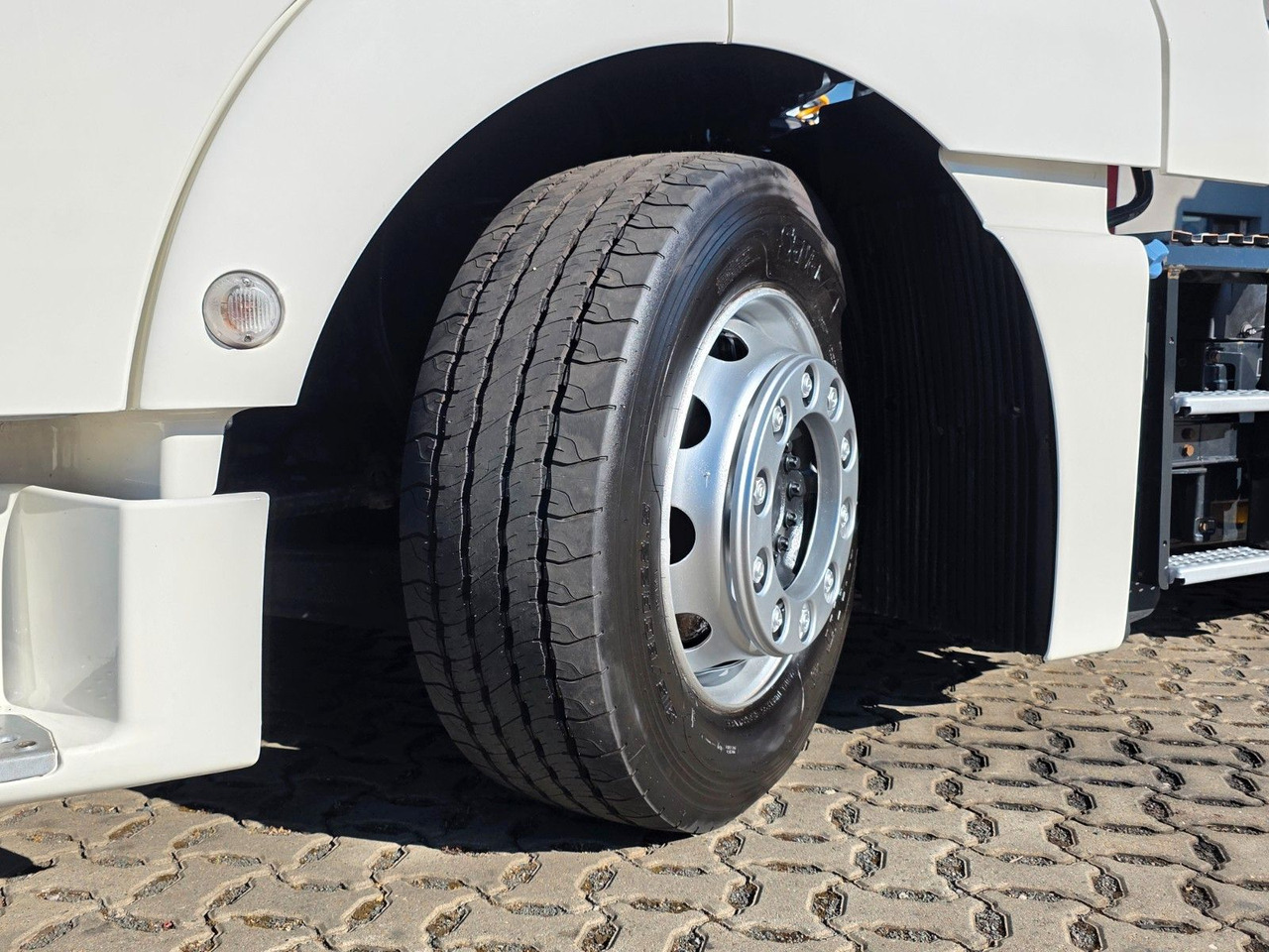 Tractor unit MAN TGX 18.460 4x2 LLS-U / Retarder / ADR AT: picture 27