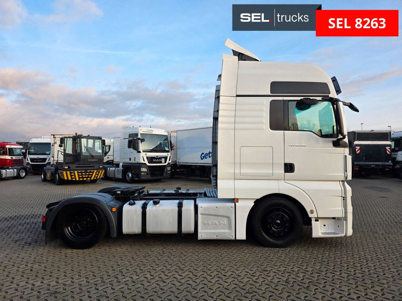 MAN TGX 18.500 4X2 LLS-U / 2 Tanks / Xenon - Tractor unit: picture 4 MAN TGX 18.500 4X2 LLS-U / 2 Tanks / Xenon - Tractor unit: picture 4