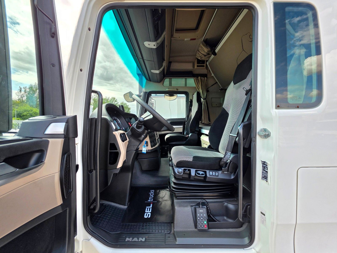 Tractor unit MAN TGX 18.500 4X2 LLS-U / Retarder / ADR AT: picture 16