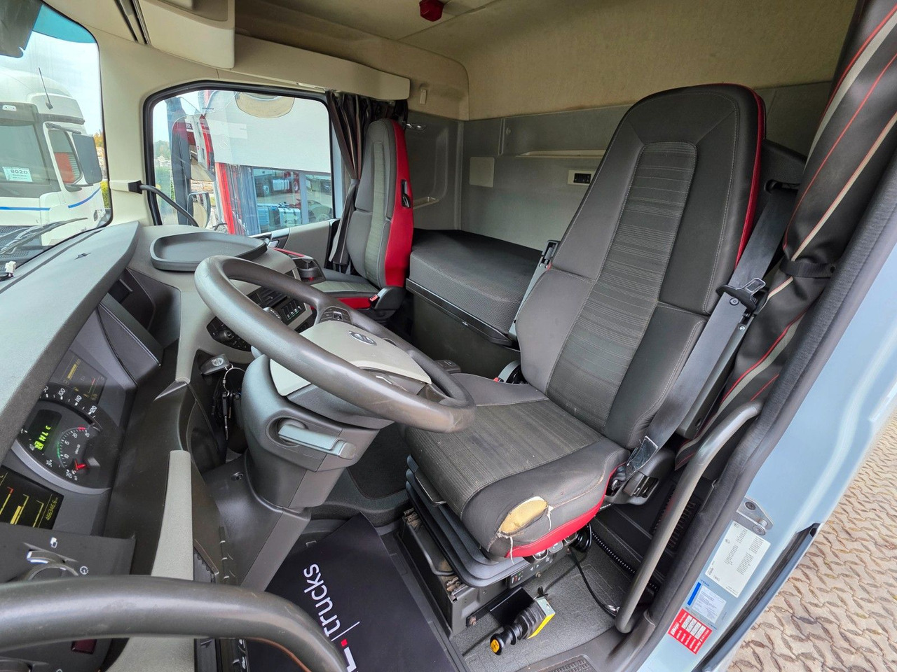 Tractor unit Volvo FH 460 / Nebenabtrieb / Kipphydraulik: picture 28 Tractor unit Volvo FH 460 / Nebenabtrieb / Kipphydraulik: picture 28