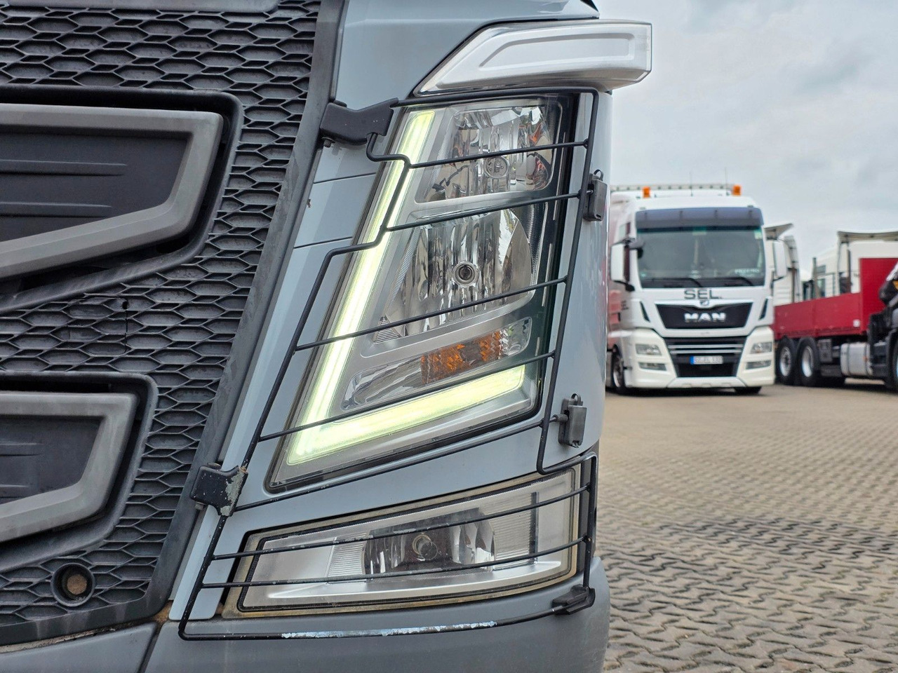 Tractor unit Volvo FH 460 / Nebenabtrieb / Kipphydraulik: picture 26 Tractor unit Volvo FH 460 / Nebenabtrieb / Kipphydraulik: picture 26