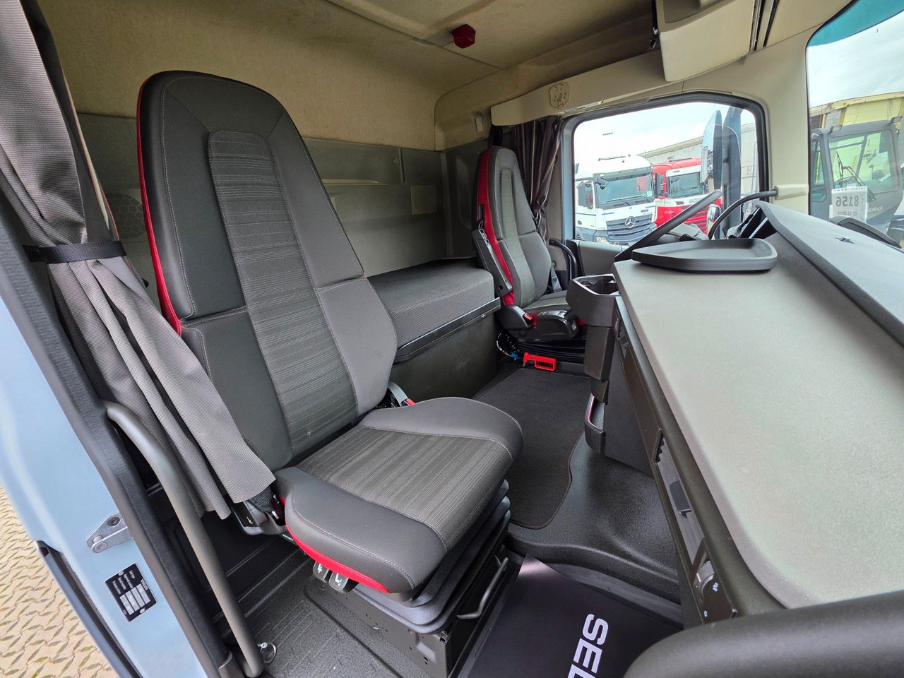 Tractor unit Volvo FH 460 / Nebenabtrieb / Kipphydraulik: picture 30 Tractor unit Volvo FH 460 / Nebenabtrieb / Kipphydraulik: picture 30