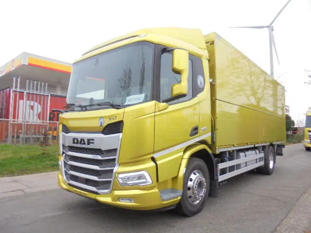 DAF XD 370 FA DEMO MET FABRIEKS GARANTIE - Box truck: picture 1 DAF XD 370 FA DEMO MET FABRIEKS GARANTIE - Box truck: picture 1