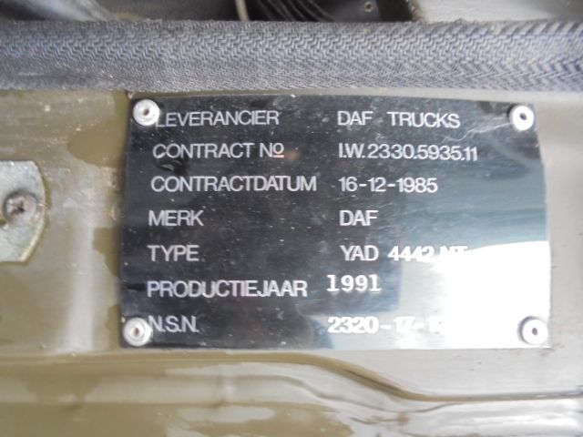 Curtainsider truck DAF YAD 4442 NT: picture 16