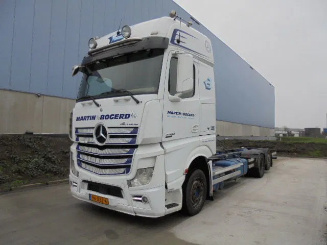 Mercedes-Benz Actros 2542 6X2 - Cab chassis truck: picture 1 Mercedes-Benz Actros 2542 6X2 - Cab chassis truck: picture 1