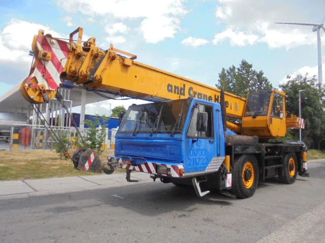 PPM ATT 350 4X4X4 - All terrain crane: picture 3 PPM ATT 350 4X4X4 - All terrain crane: picture 3