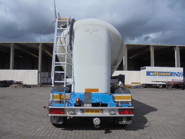 SPITZER BP SF 50 - Tank semi-trailer: picture 5 SPITZER BP SF 50 - Tank semi-trailer: picture 5
