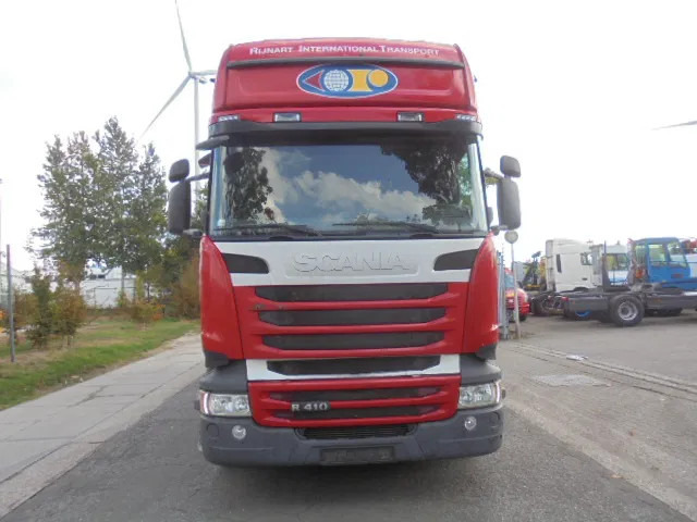 Scania R400 6X2 RETARDER BDF - Box truck: picture 2 Scania R400 6X2 RETARDER BDF - Box truck: picture 2