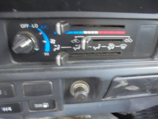 Pickup truck Toyota Land Cruiser HZJ76 + HZJ78L + PICKUP 4WD EXPORT OUT EU ONLY: picture 16 Pickup truck Toyota Land Cruiser HZJ76 + HZJ78L + PICKUP 4WD EXPORT OUT EU ONLY: picture 16