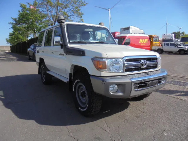 Toyota Land Cruiser HZJ76L 4X4 EXPORT OUTSIDE EU ONLY - SUV: picture 3 Toyota Land Cruiser HZJ76L 4X4 EXPORT OUTSIDE EU ONLY - SUV: picture 3