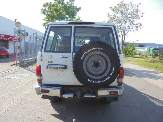 Toyota Land Cruiser HZJ76L 4X4 EXPORT OUTSIDE EU ONLY - SUV: picture 5 Toyota Land Cruiser HZJ76L 4X4 EXPORT OUTSIDE EU ONLY - SUV: picture 5