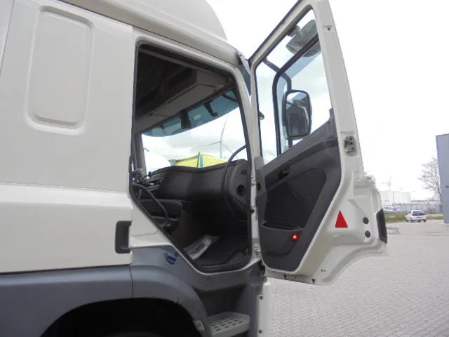 DAF CF 400 NL TRUCK - Tractor unit: picture 5 DAF CF 400 NL TRUCK - Tractor unit: picture 5