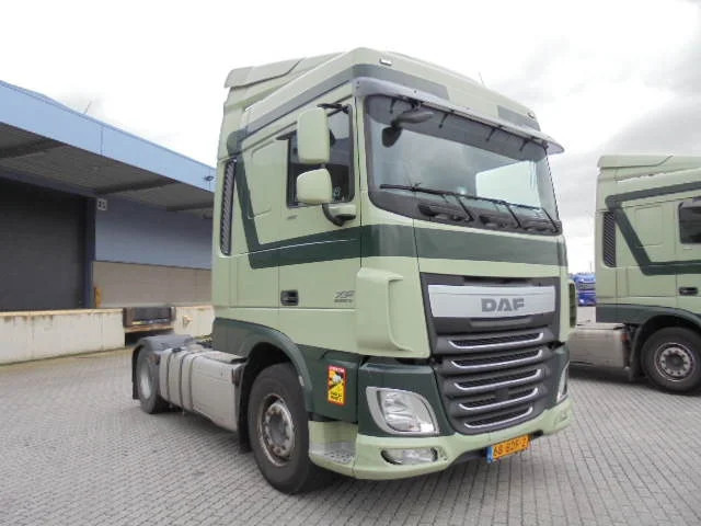 DAF XF 410 EURO 6 - Tractor unit: picture 3 DAF XF 410 EURO 6 - Tractor unit: picture 3
