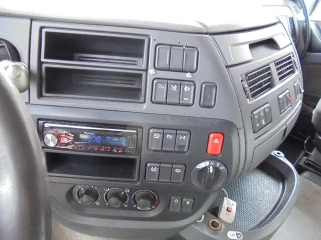Tractor unit DAF XF 440 EURO 6: picture 15
