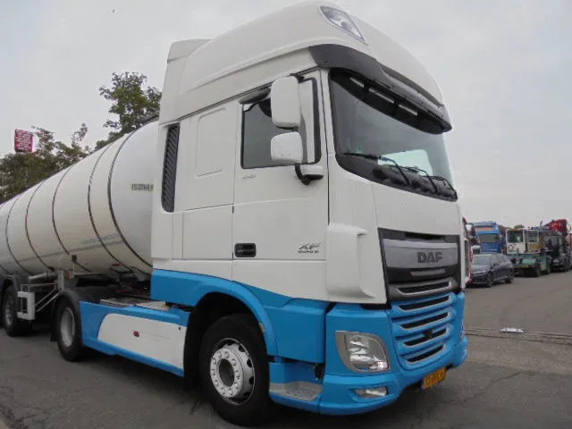 DAF XF 440 SUPER SPACE CAB NL TRUCK - Tractor unit: picture 2 DAF XF 440 SUPER SPACE CAB NL TRUCK - Tractor unit: picture 2