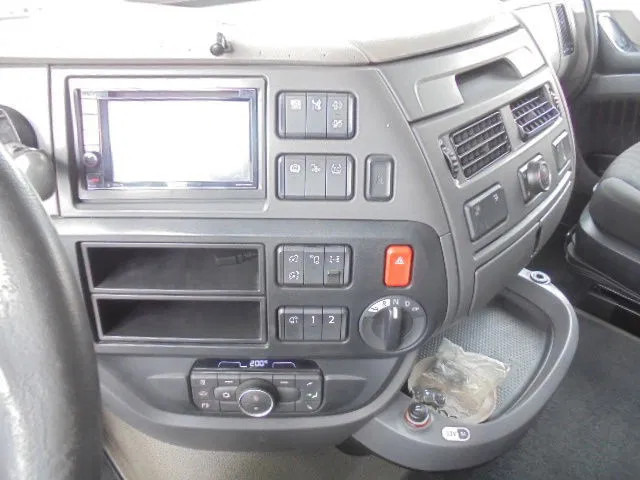 Tractor unit DAF XF 530 SSC INTARDER: picture 12