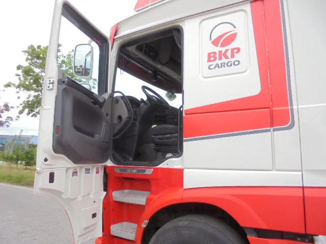 Tractor unit DAF XF 530 SSC INTARDER: picture 10