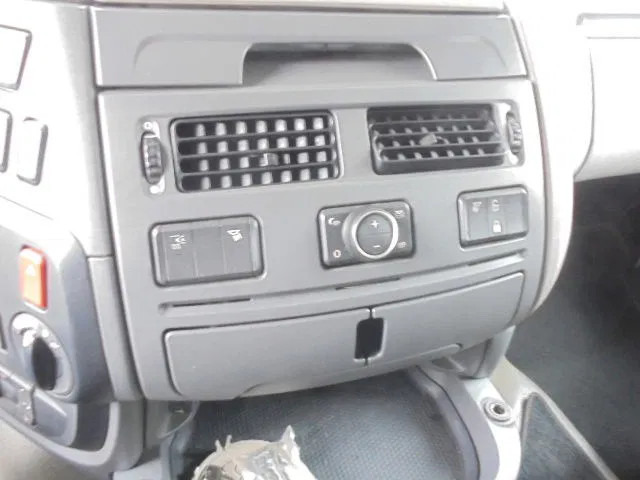 Tractor unit DAF XF 530 SSC INTARDER: picture 16