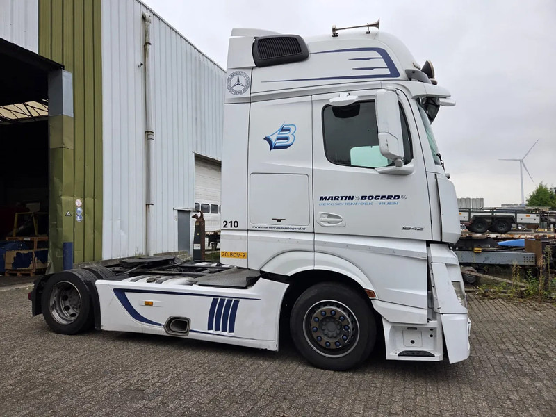 Mercedes-Benz Actros 1842 LS CABINE SCHADE NL TRUCK - Tractor unit: picture 3 Mercedes-Benz Actros 1842 LS CABINE SCHADE NL TRUCK - Tractor unit: picture 3