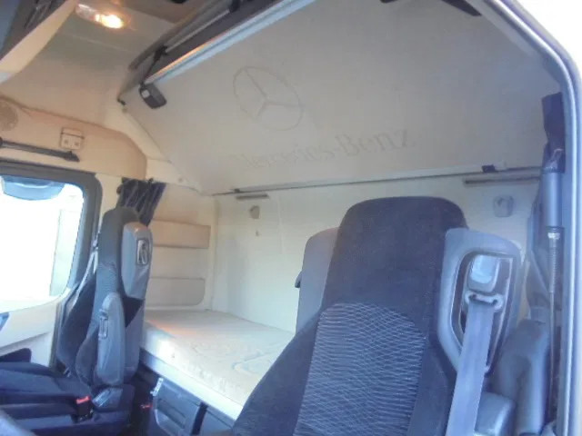 Tractor unit Mercedes-Benz Actros 1842 LS NL TRUCK: picture 10