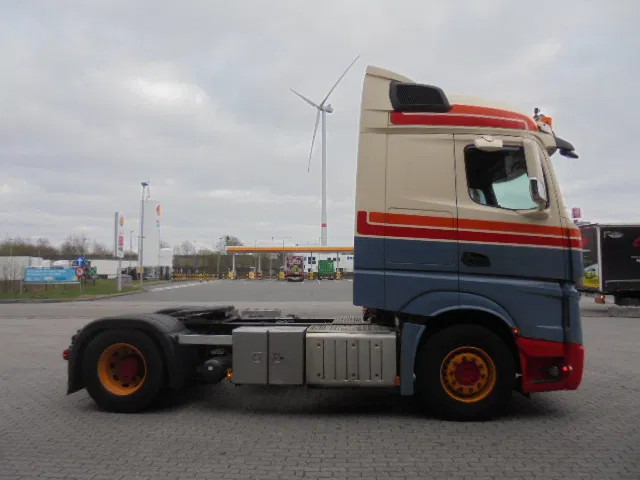 Mercedes-Benz Actros 1845 LS NL TRUCK - Tractor unit: picture 4 Mercedes-Benz Actros 1845 LS NL TRUCK - Tractor unit: picture 4