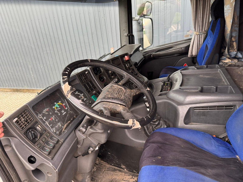 Scania P 124.360 - Tank truck: picture 5 Scania P 124.360 - Tank truck: picture 5