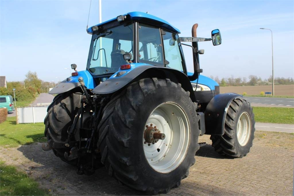New Holland TM175 - Farm tractor: picture 3 New Holland TM175 - Farm tractor: picture 3