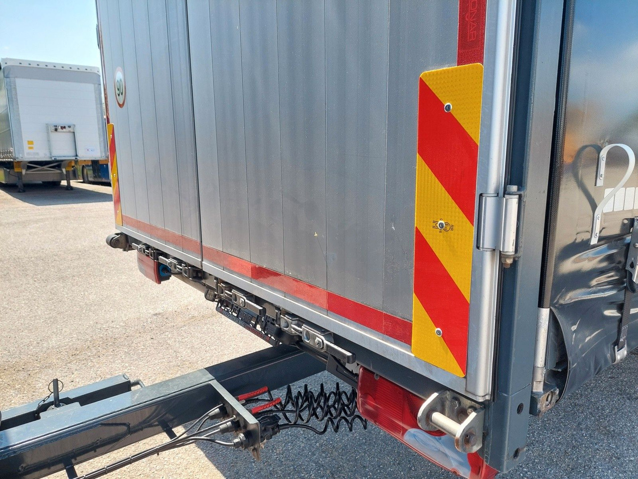 MAN TGL 12.250 BL 4x2 + Anhänger KONAR 38 Paletten - Curtainsider truck: picture 5 MAN TGL 12.250 BL 4x2 + Anhänger KONAR 38 Paletten - Curtainsider truck: picture 5