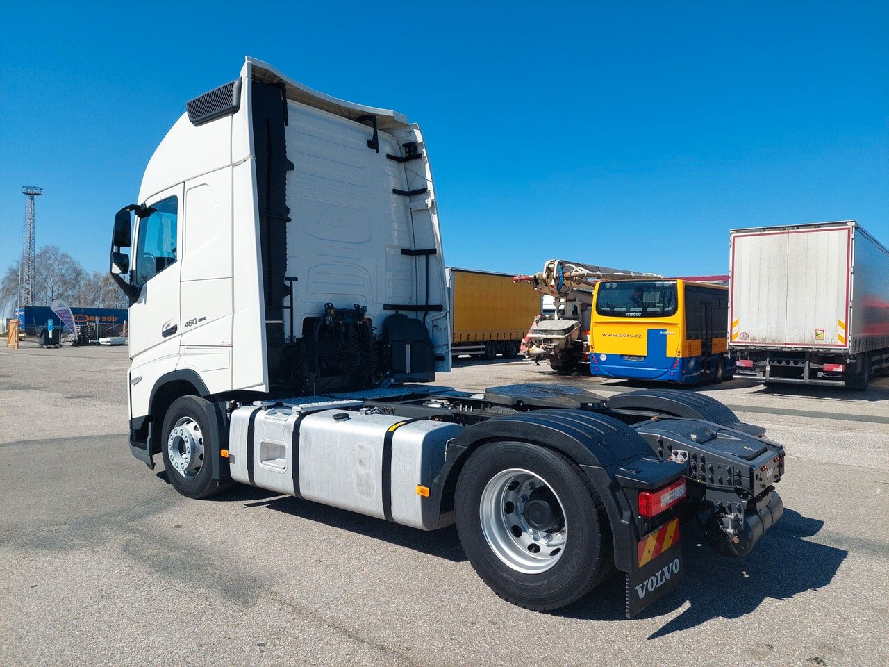 Volvo FH 13 Globetrotter XL 460 I-SAVE - Tractor unit: picture 3 Volvo FH 13 Globetrotter XL 460 I-SAVE - Tractor unit: picture 3