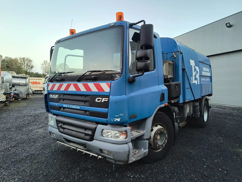 DAF CF 75.250 DRIVING CONDITION - SWEEPER NEEDS REPAIRMENT - Road sweeper: picture 1 DAF CF 75.250 DRIVING CONDITION - SWEEPER NEEDS REPAIRMENT - Road sweeper: picture 1