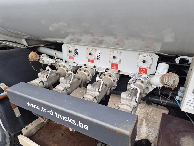 Renault Premium 280 13500L FUEL/CARBURANT - 4 COMP on lease Renault Premium 280 13500L FUEL/CARBURANT - 4 COMP: picture 16 Renault Premium 280 13500L FUEL/CARBURANT - 4 COMP on lease Renault Premium 280 13500L FUEL/CARBURANT - 4 COMP: picture 16