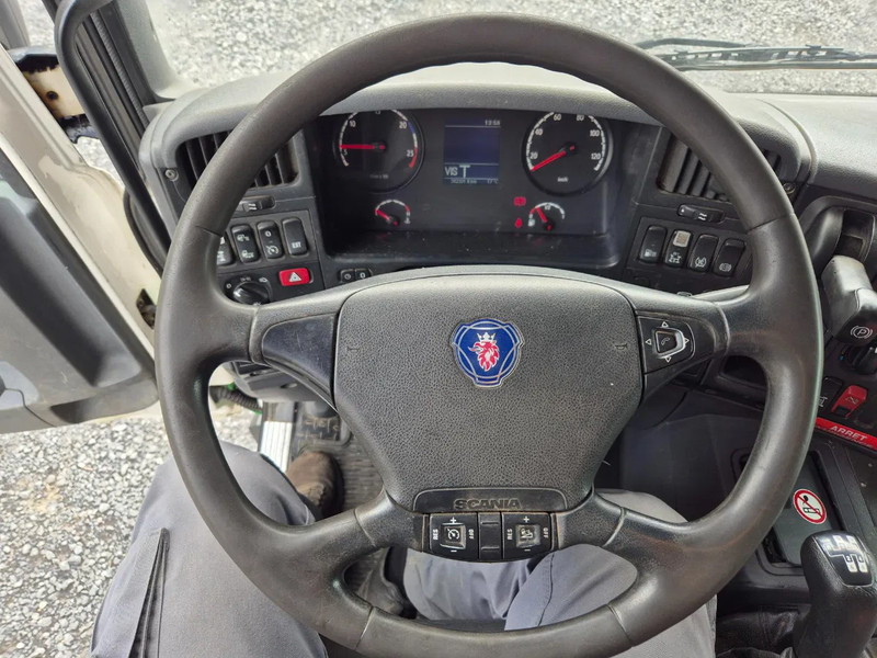 Tank truck for transportation of fuel Scania P280 FUEL / CARBURANT 14000L - 5 COMP - RETARDER: picture 10 Tank truck for transportation of fuel Scania P280 FUEL / CARBURANT 14000L - 5 COMP - RETARDER: picture 10