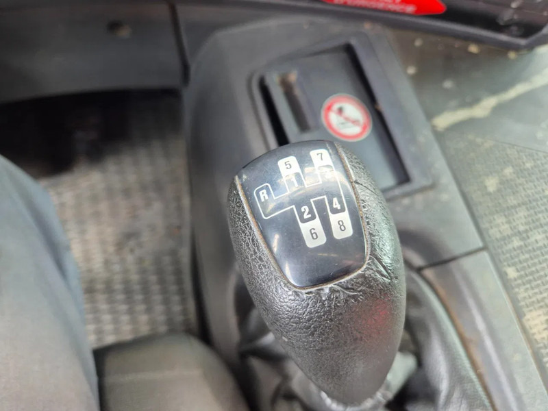 Tank truck for transportation of fuel Scania P280 FUEL / CARBURANT 14000L - 5 COMP - RETARDER: picture 12 Tank truck for transportation of fuel Scania P280 FUEL / CARBURANT 14000L - 5 COMP - RETARDER: picture 12