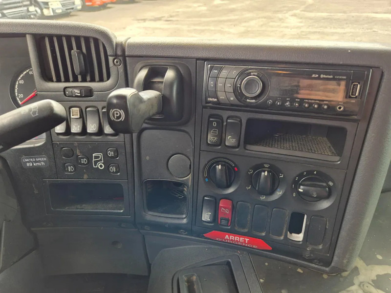 Tank truck for transportation of fuel Scania P280 FUEL / CARBURANT 14000L - 5 COMP - RETARDER: picture 11 Tank truck for transportation of fuel Scania P280 FUEL / CARBURANT 14000L - 5 COMP - RETARDER: picture 11