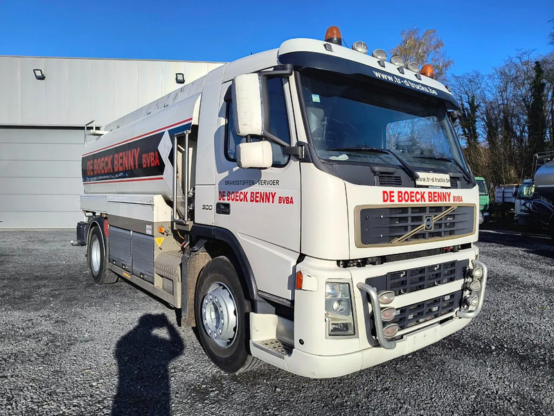 Volvo FM 300 14000L FUEL/CARBURANT - 4 COMP - Tank truck: picture 3 Volvo FM 300 14000L FUEL/CARBURANT - 4 COMP - Tank truck: picture 3