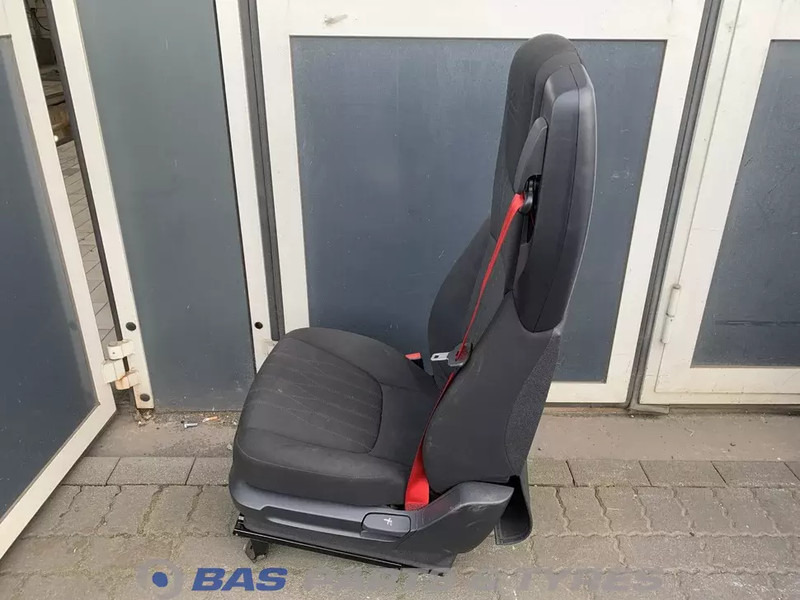 DAF CF Euro 6 Bijrijdersstoel DAF 2105730 - Seat for Truck: picture 2 DAF CF Euro 6 Bijrijdersstoel DAF 2105730 - Seat for Truck: picture 2