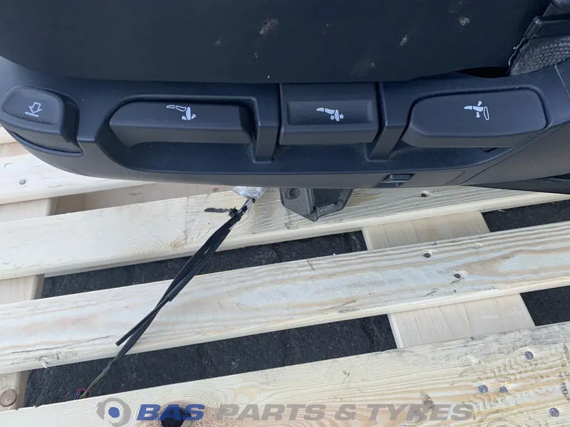 DAF CF Euro 6 Chauffeursstoel DAF 2104648 - Seat for Truck: picture 5 DAF CF Euro 6 Chauffeursstoel DAF 2104648 - Seat for Truck: picture 5