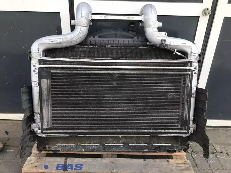 DAF CF Euro 6 - Radiator for Truck: picture 2 DAF CF Euro 6 - Radiator for Truck: picture 2