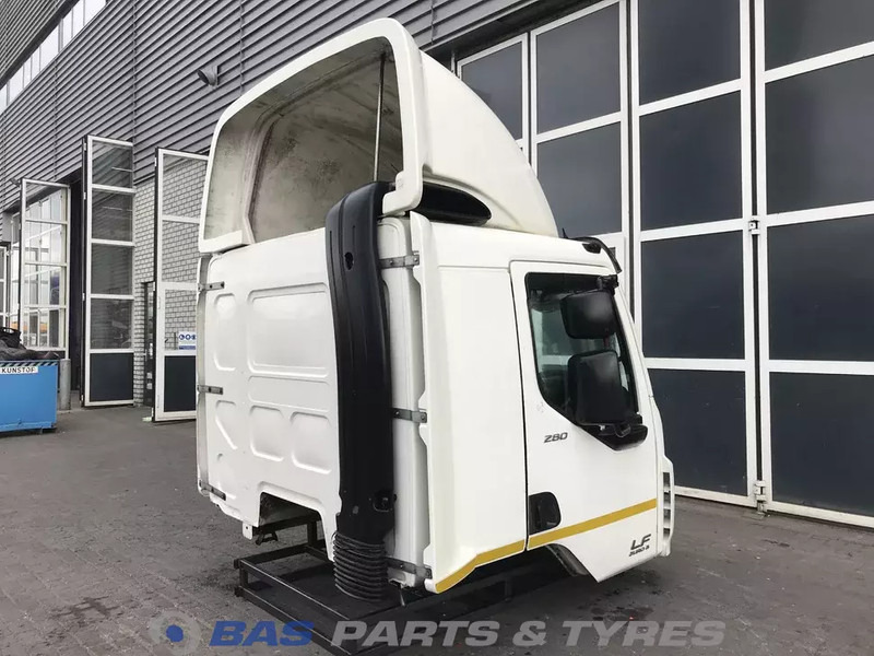 DAF LF Euro 6 DAF Sleeper Cab L2H1 1708722 - Cab and interior for Truck: picture 4 DAF LF Euro 6 DAF Sleeper Cab L2H1 1708722 - Cab and interior for Truck: picture 4