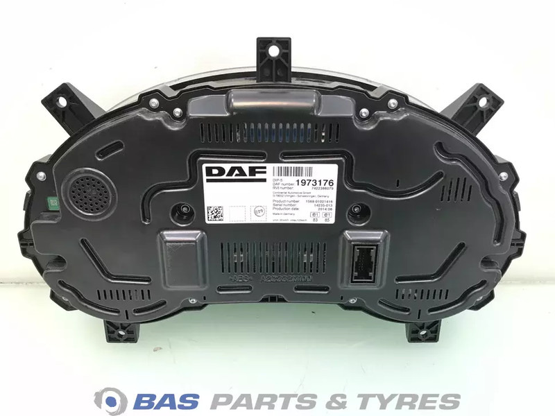 DAF LF Euro 6 Instrumentenpaneel DAF 1952906 - Dashboard for Truck: picture 2 DAF LF Euro 6 Instrumentenpaneel DAF 1952906 - Dashboard for Truck: picture 2