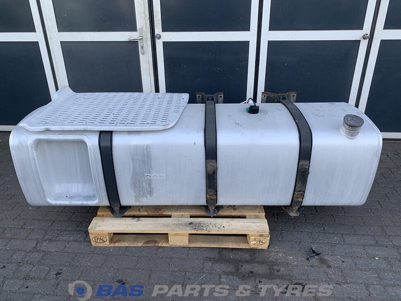 DAF - Fuel tank for Truck: picture 1 DAF - Fuel tank for Truck: picture 1