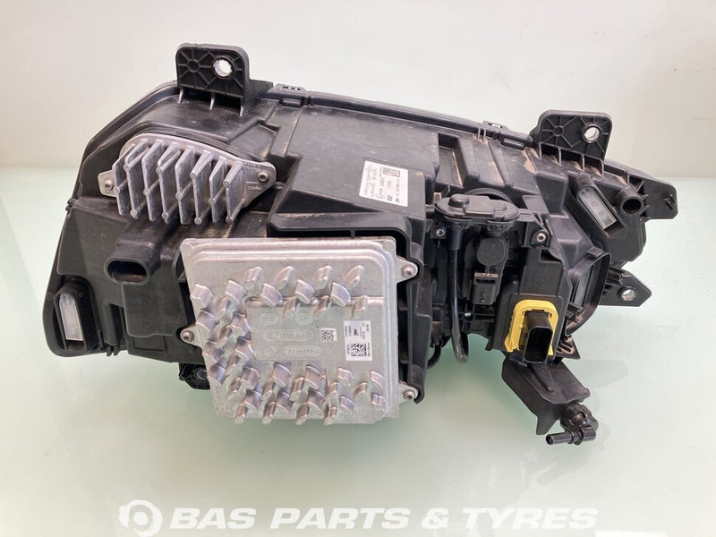 DAF  - Headlight for Truck: picture 2 DAF  - Headlight for Truck: picture 2