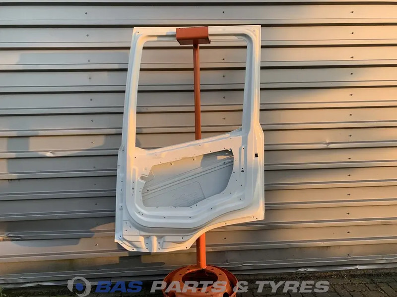 DAF XF G2 Portier Rechts DAF 2197012 - Door and parts for Truck: picture 2 DAF XF G2 Portier Rechts DAF 2197012 - Door and parts for Truck: picture 2