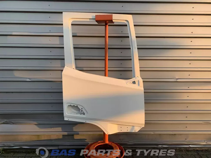 DAF XF G2 Portier Rechts DAF 2197012 - Door and parts for Truck: picture 1 DAF XF G2 Portier Rechts DAF 2197012 - Door and parts for Truck: picture 1