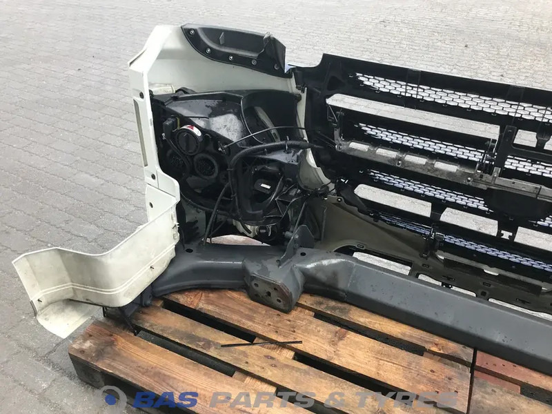 DAF XF106 - Bumper for Truck: picture 4 DAF XF106 - Bumper for Truck: picture 4