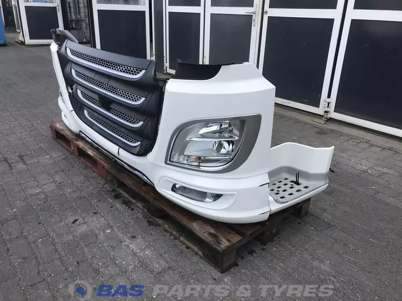 DAF XF106 - Bumper for Truck: picture 2 DAF XF106 - Bumper for Truck: picture 2