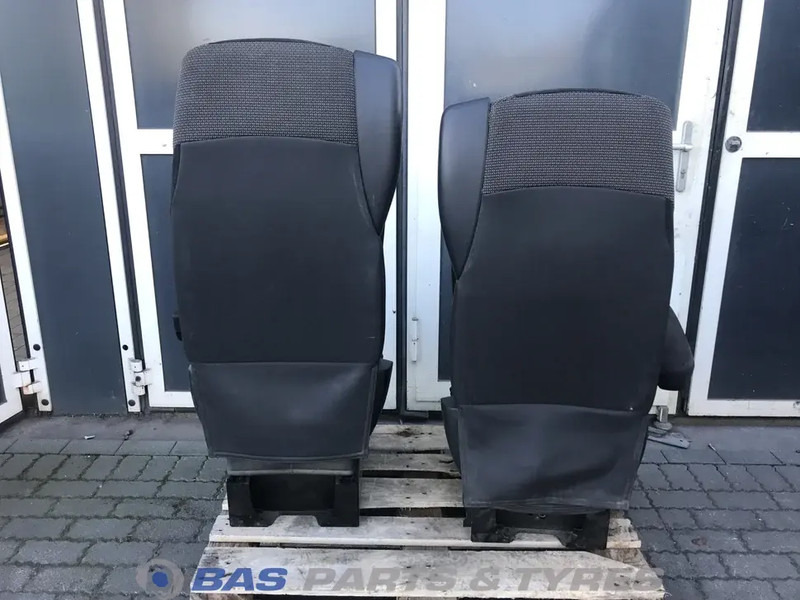 DAF XF106 Stoelen set DAF 1844320 - Seat for Truck: picture 3 DAF XF106 Stoelen set DAF 1844320 - Seat for Truck: picture 3