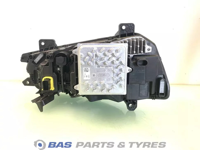 DAF XG Koplamp rechts DAF 2188983 - Headlight for Truck: picture 2 DAF XG Koplamp rechts DAF 2188983 - Headlight for Truck: picture 2