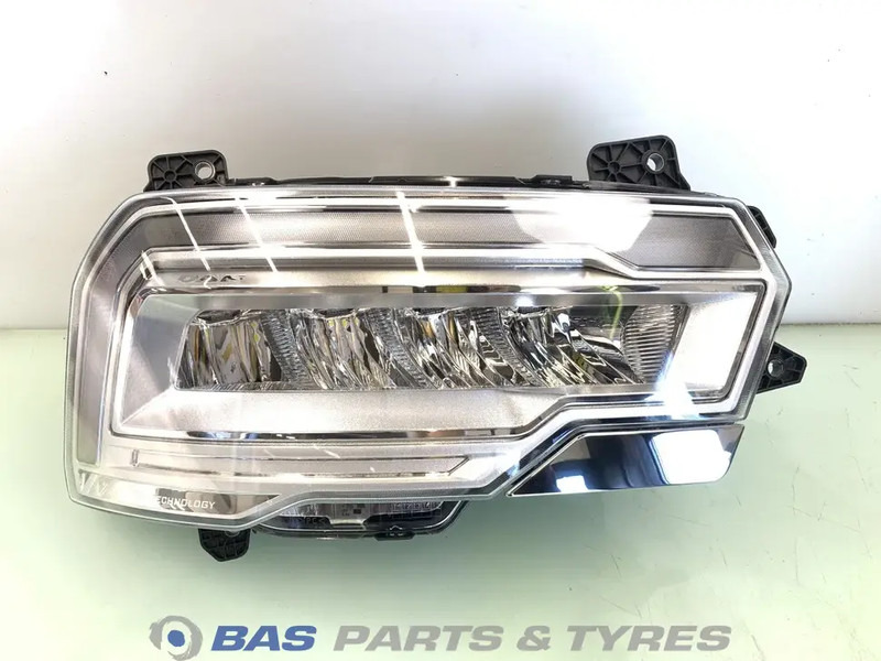 DAF XG Koplamp rechts DAF 2188983 - Headlight for Truck: picture 1 DAF XG Koplamp rechts DAF 2188983 - Headlight for Truck: picture 1