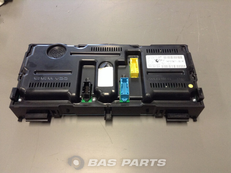 Renault Instrumentenpaneel Renault 7421573671 - Dashboard for Truck: picture 2 Renault Instrumentenpaneel Renault 7421573671 - Dashboard for Truck: picture 2